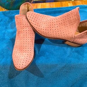 Lucky you. Pink suede boots